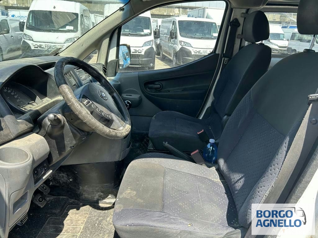 Nissan NV200